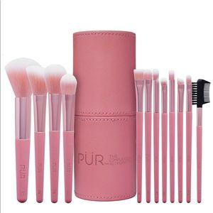 MAKEUP BRUSH SET
